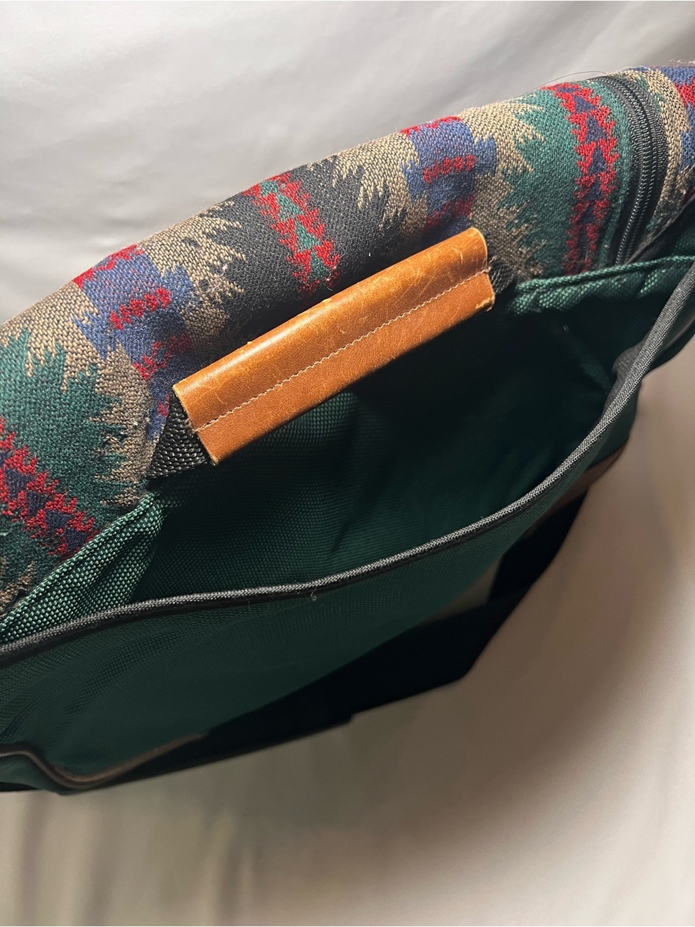 Vintage Pendleton Multicolor Navajo-Style Messenger Bag with Leather Accent - Picture 10 of 14